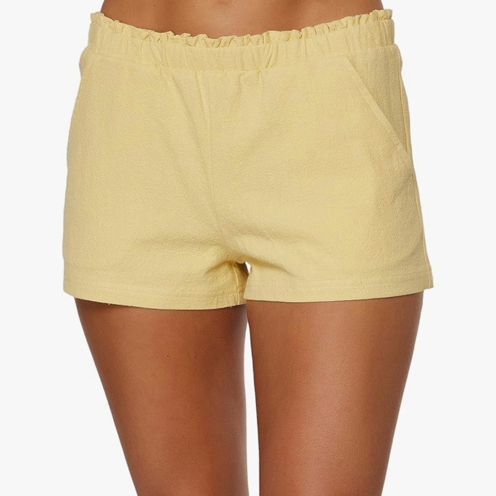 NWT O’Neill Carlene Shorts  in light yellow color